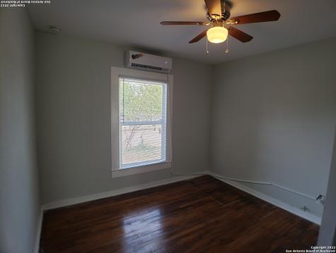 205 W Lambert Street San Antonio TX 78204