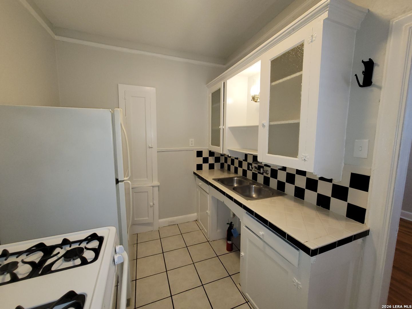 703 W French Place San Antonio TX 78212