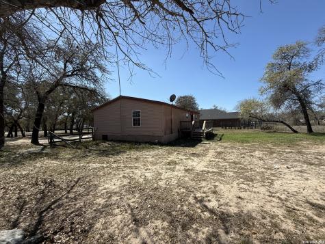 195 Ashford Poteet TX 78065