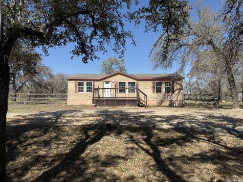 195 Ashford Poteet TX 78065