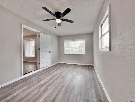 4535 Lark San Antonio TX 78228