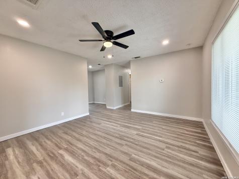 4535 Lark San Antonio TX 78228