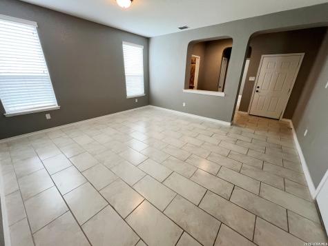 7915 Stalemate Cove San Antonio TX 78254