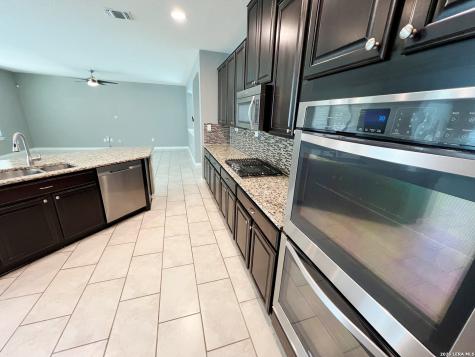 7915 Stalemate Cove San Antonio TX 78254
