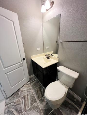 7915 Stalemate Cove San Antonio TX 78254