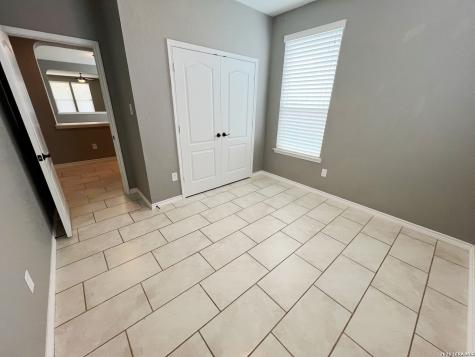 7915 Stalemate Cove San Antonio TX 78254