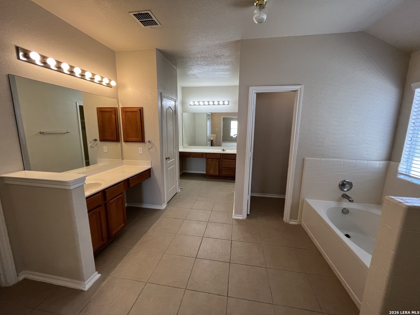 21114 Villa Valencia San Antonio TX 78258