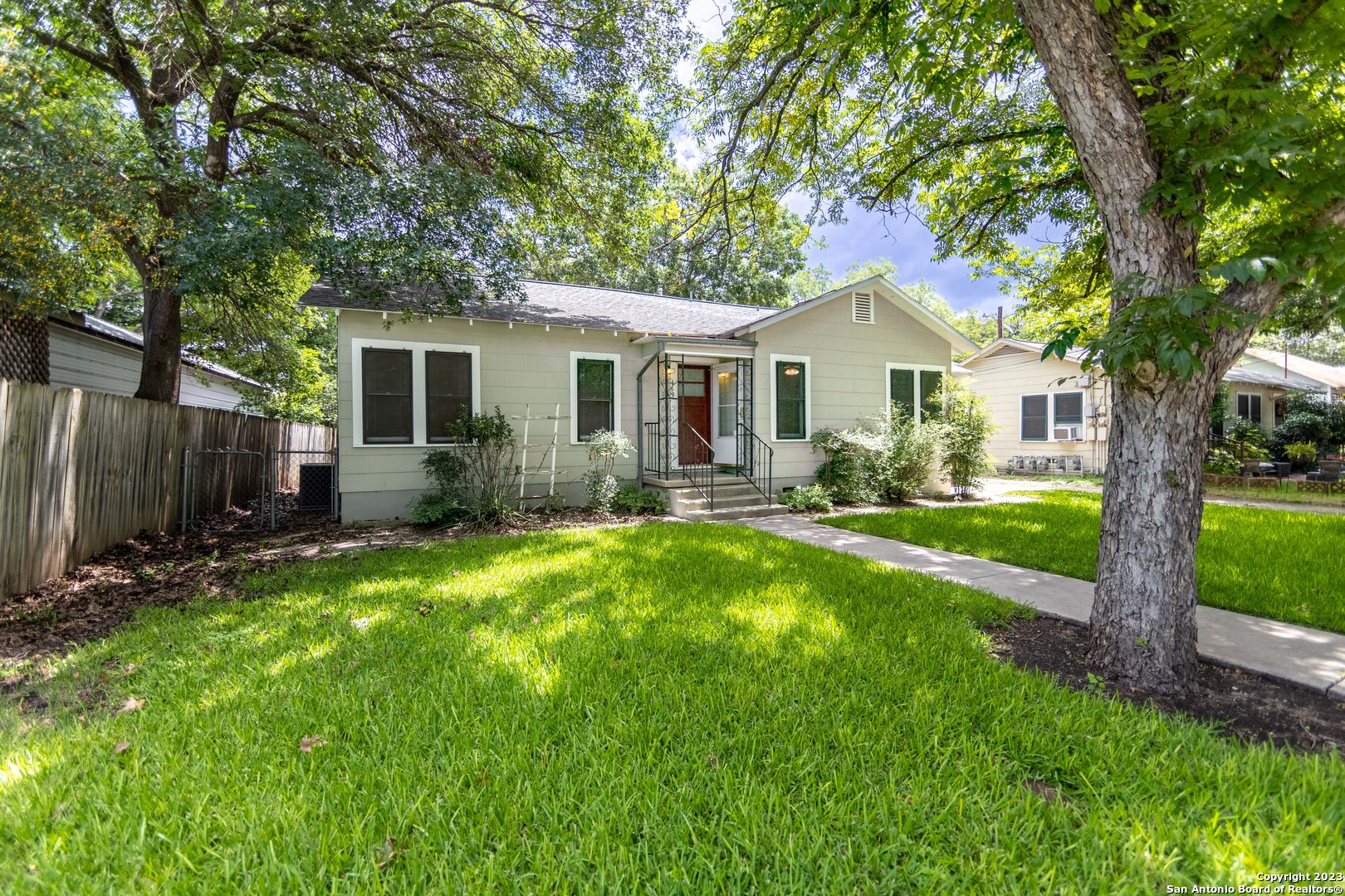 465 S Guenther Avenue New Braunfels TX 78130