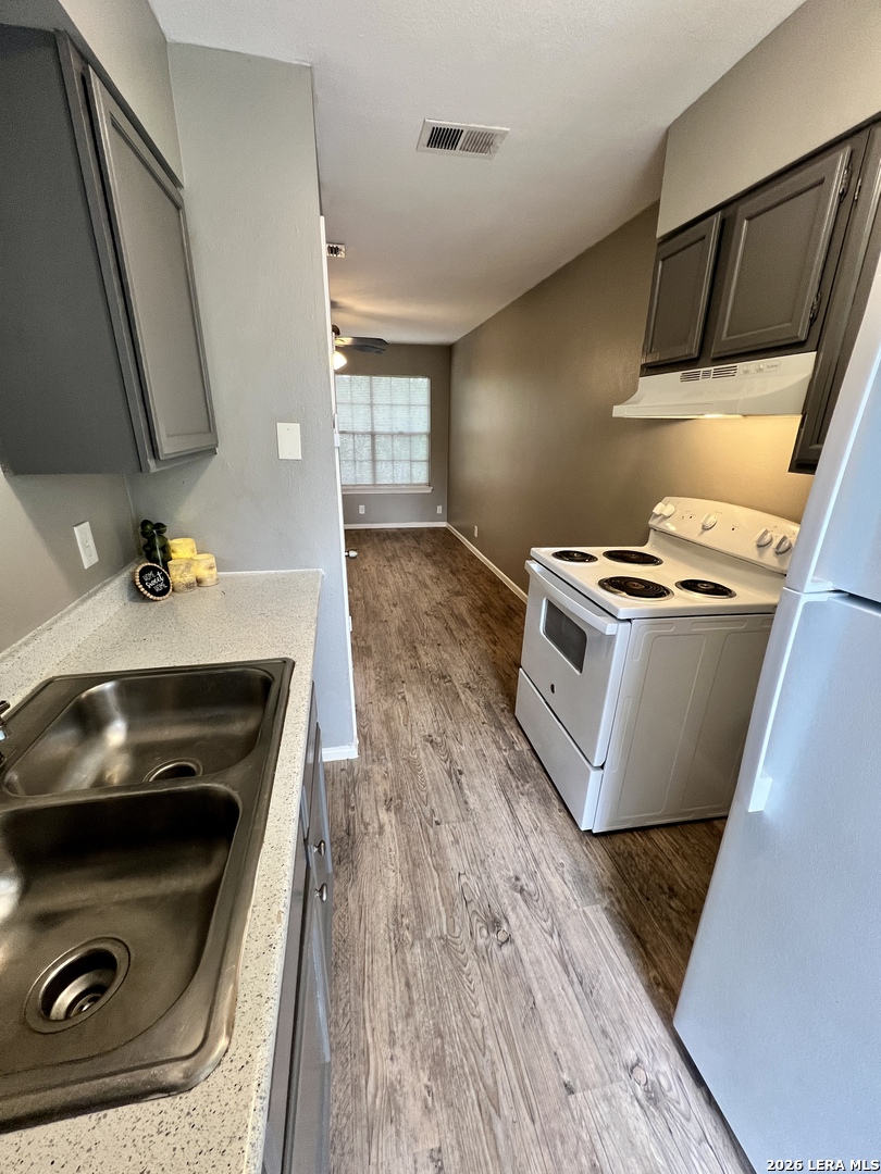 844 E Sunshine Drive San Antonio TX 78228