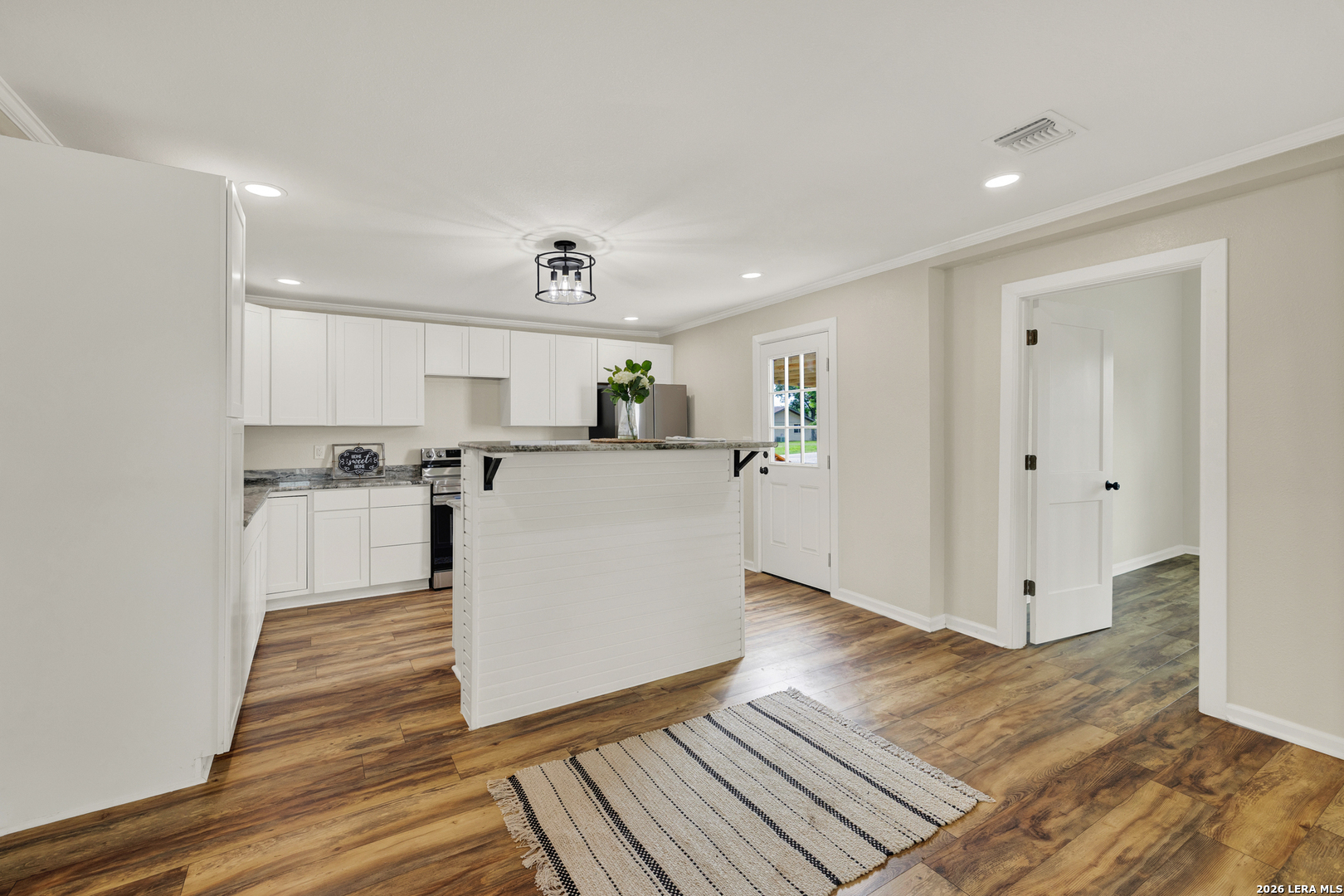 312 N Lavernia Marion TX 78124