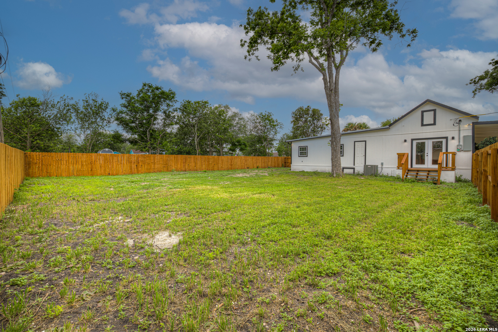 312 N Lavernia Marion TX 78124