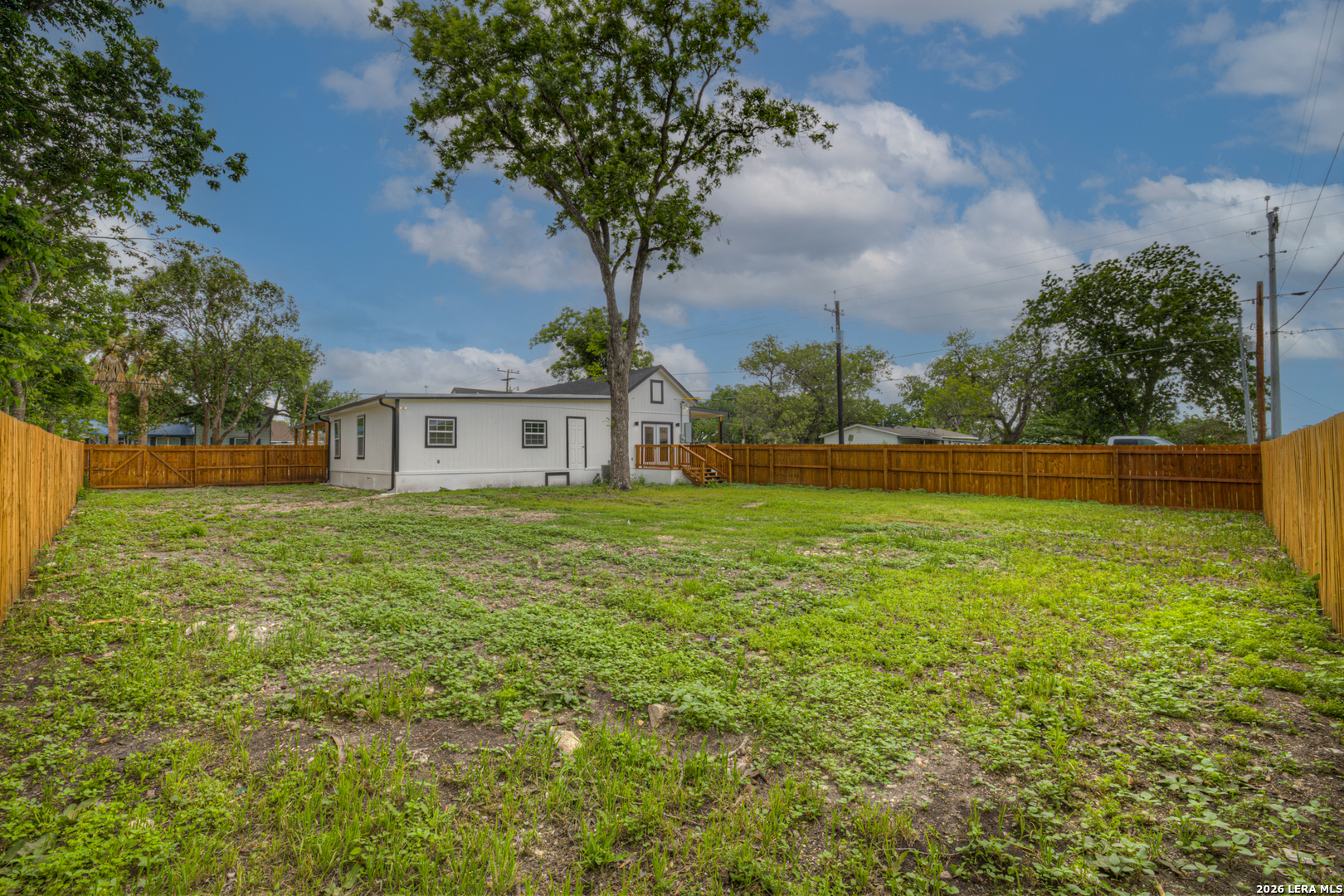 312 N Lavernia Marion TX 78124