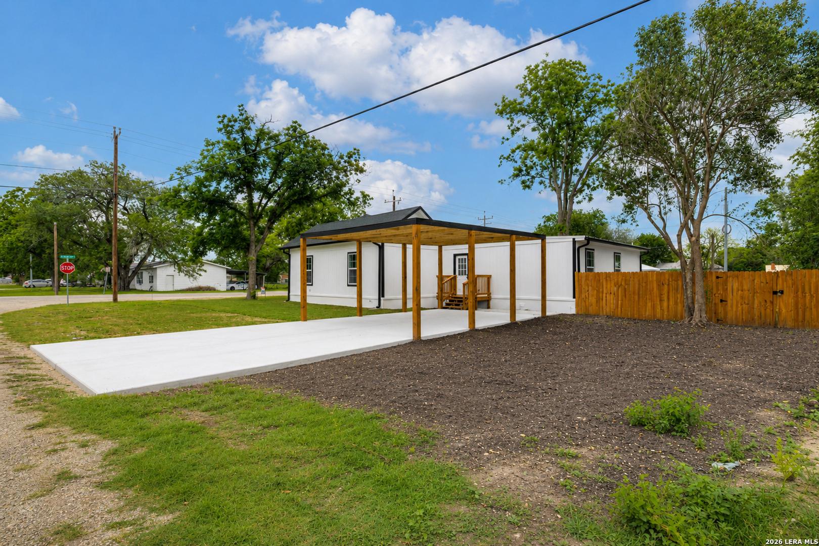 312 N Lavernia Marion TX 78124