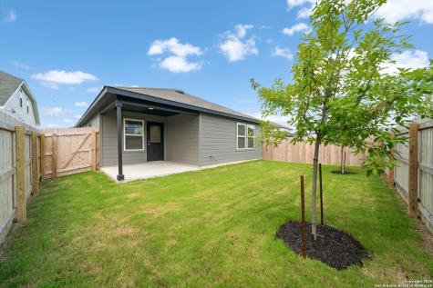 1115 Pigeon Marion TX 78124