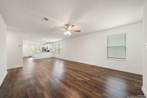1115 Pigeon Marion TX 78124