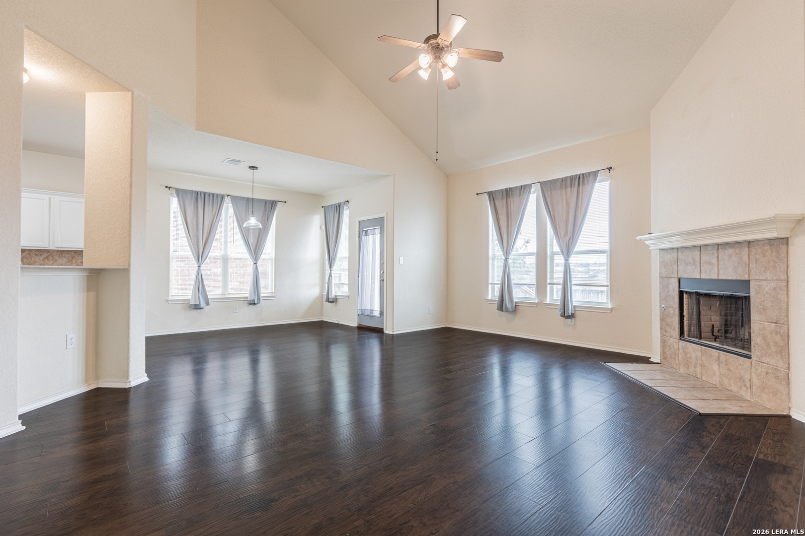 3638 Sumantra Cliff San Antonio TX 78261