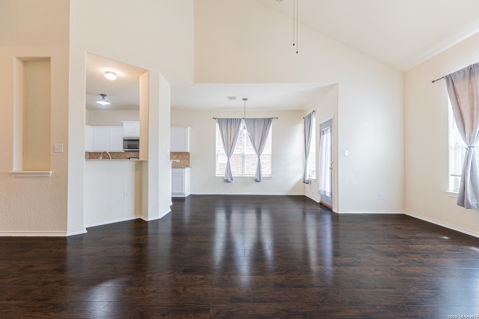 3638 Sumantra Cliff San Antonio TX 78261