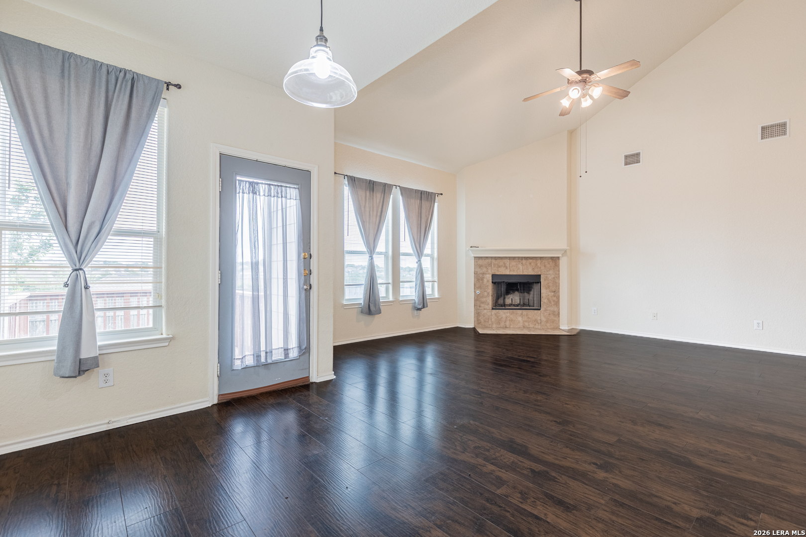 3638 Sumantra Cliff San Antonio TX 78261