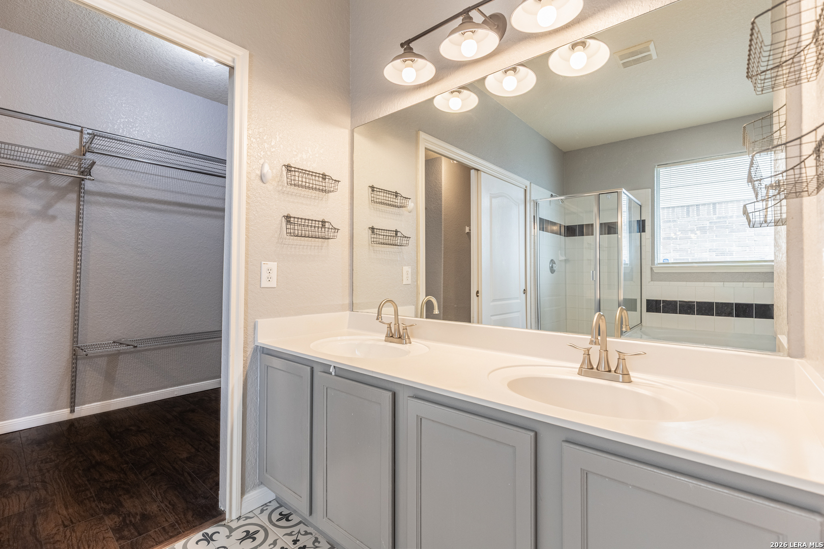 3638 Sumantra Cliff San Antonio TX 78261