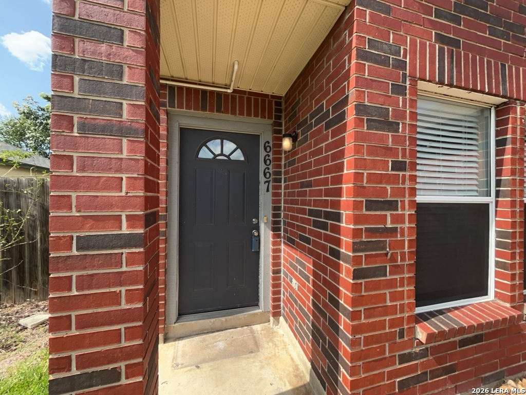 6667 Beech Trail Converse TX 78109