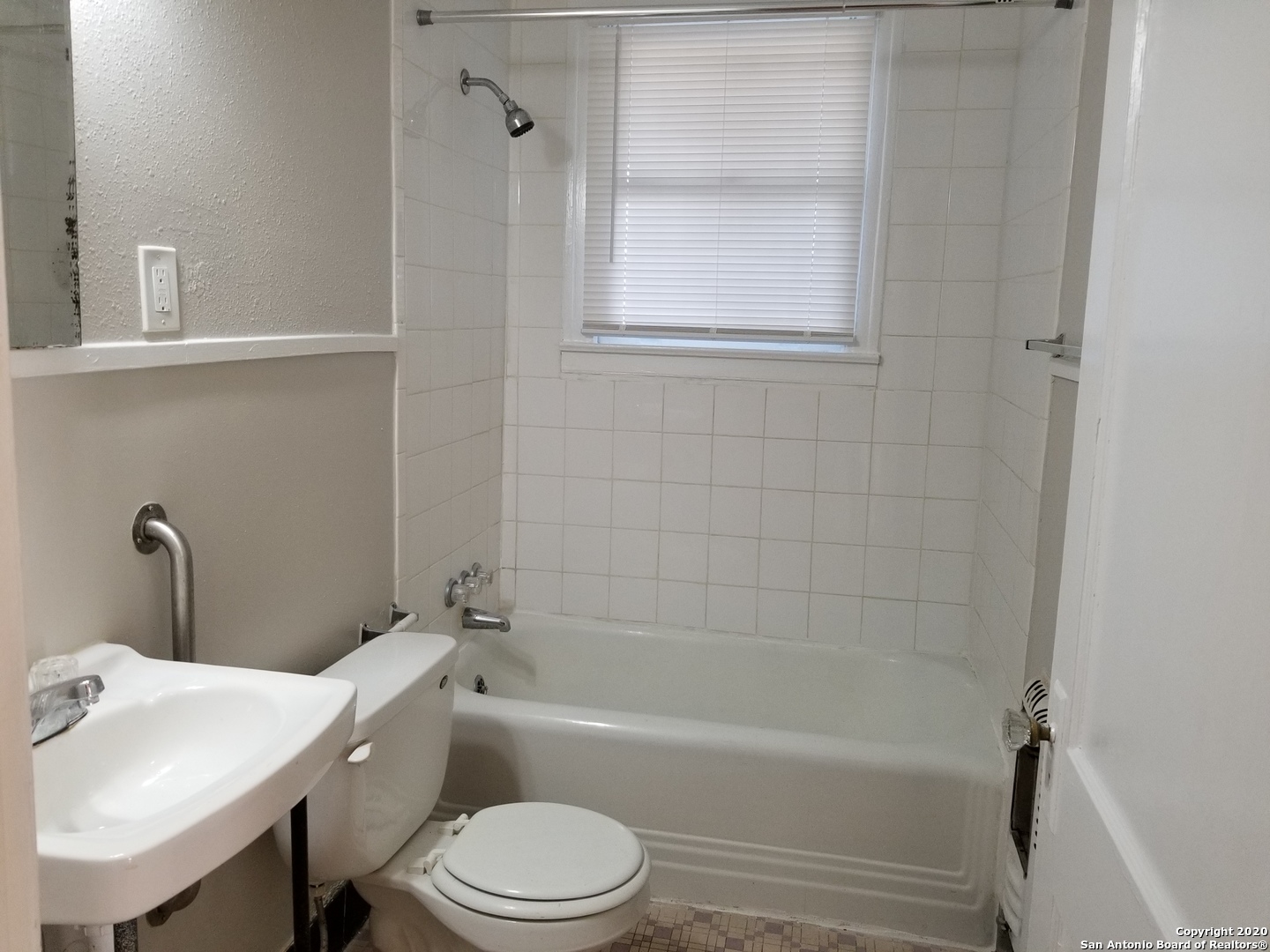 2238 Interstate 35 San Antonio TX 78208
