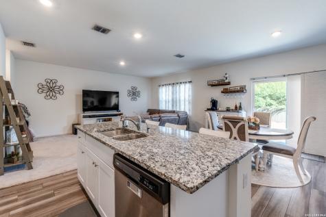 5628 Pearl Meadow Converse TX 78109