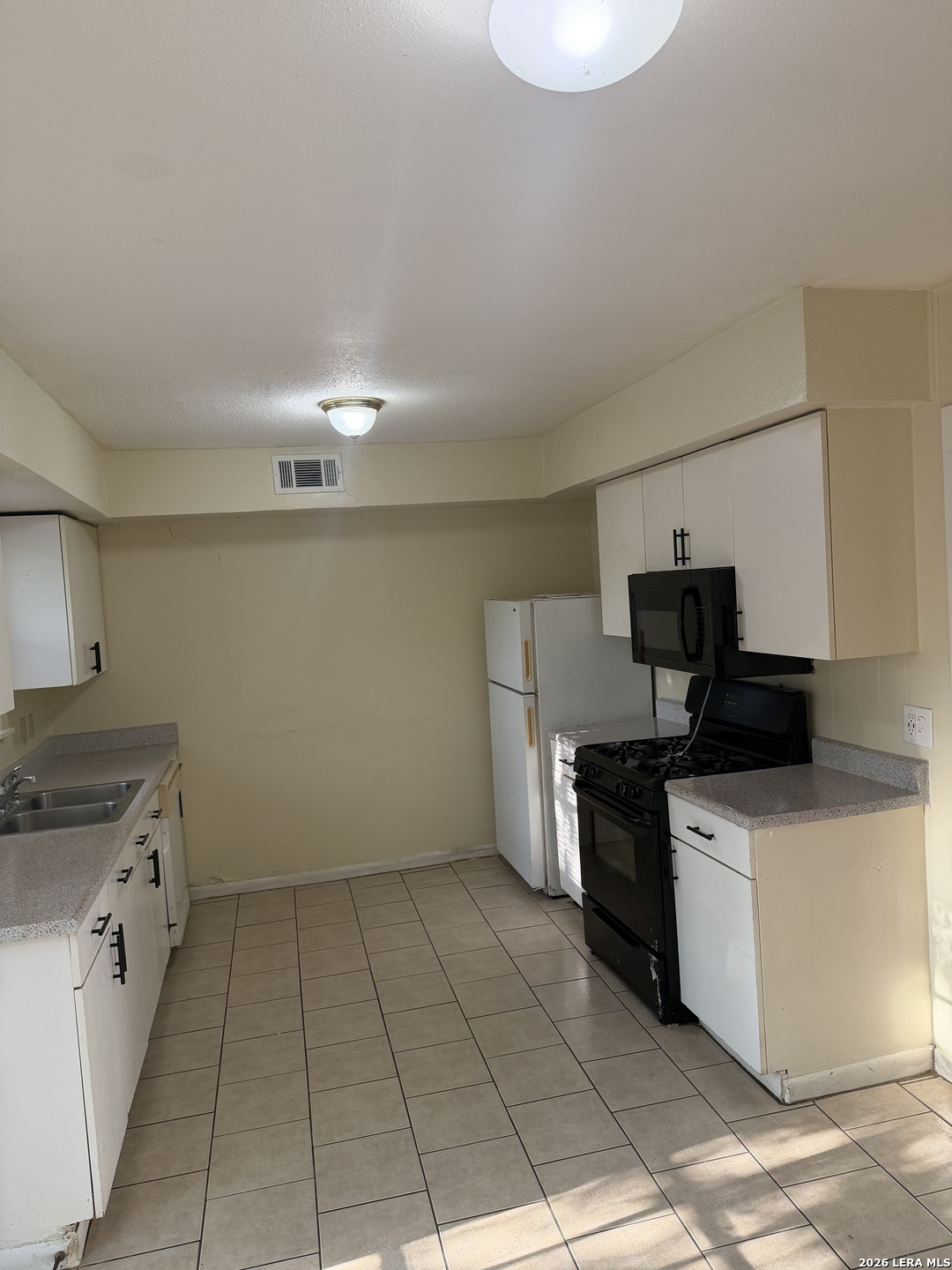 855 E Sunshine Drive San Antonio TX 78228