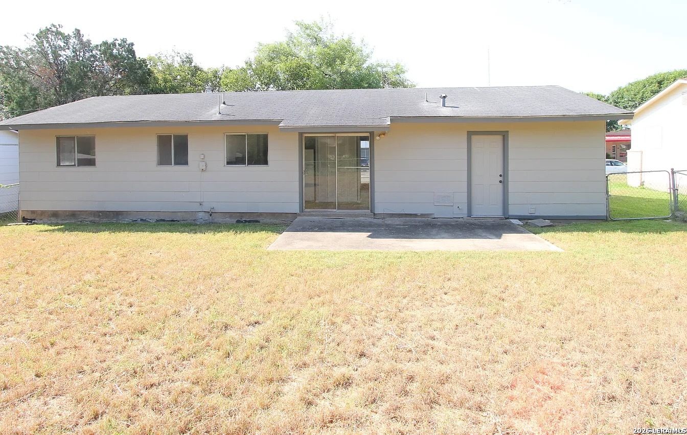 831 North Boulevard Universal City TX 78148