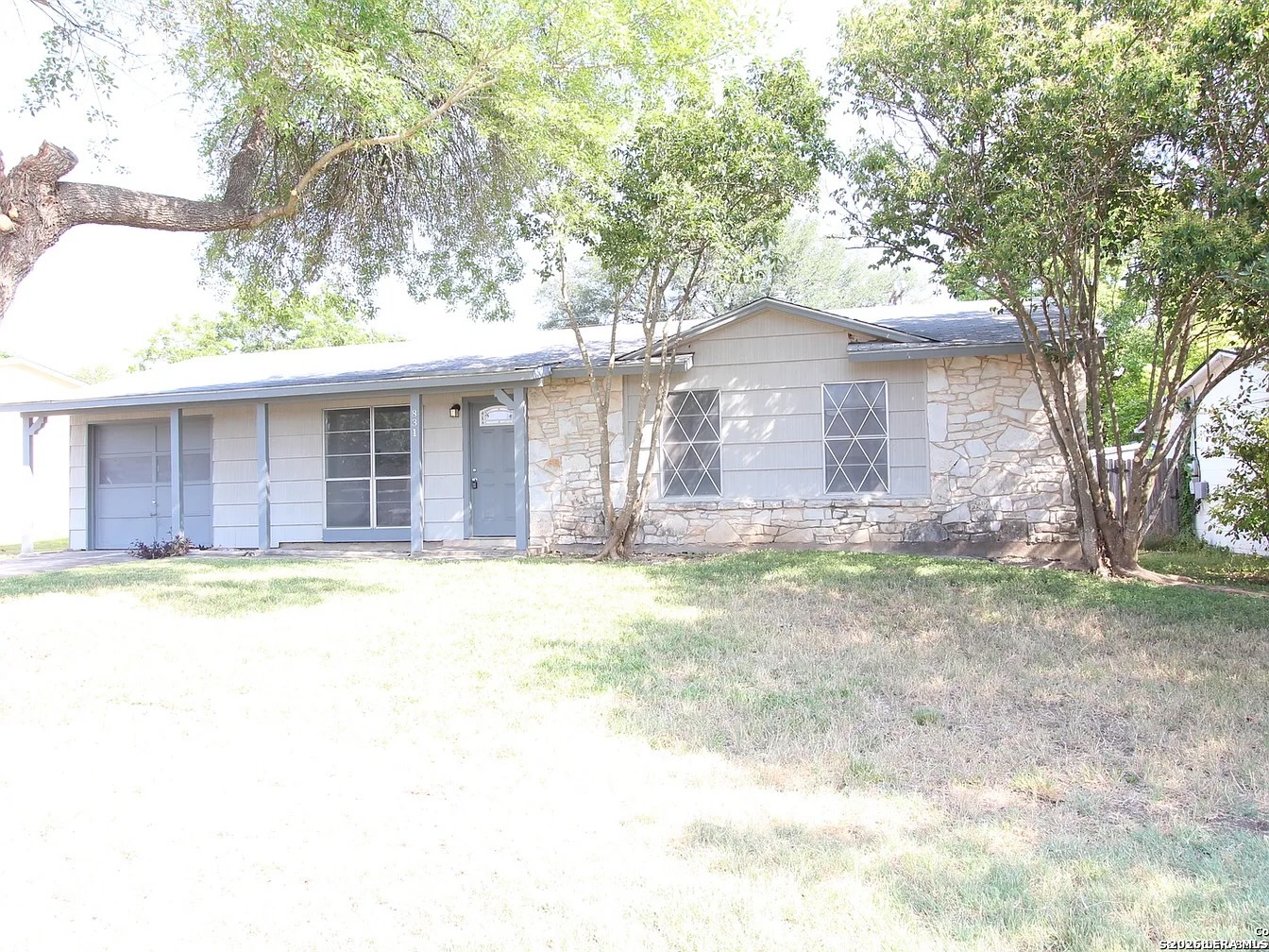 831 North Boulevard Universal City TX 78148