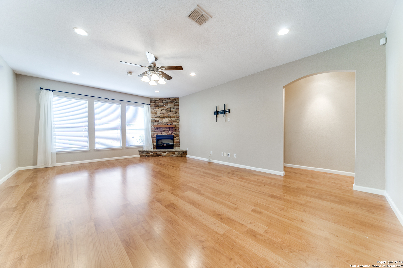 105 Winding Path Boerne TX 78006