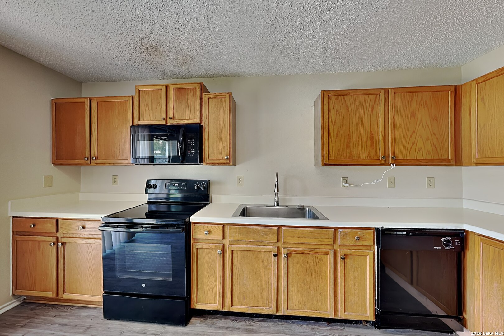 8055 Chestnut Cedar Drive Converse TX 78109