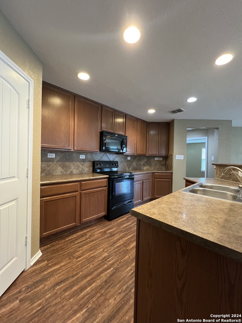 9058 Canter Horse San Antonio TX 78254