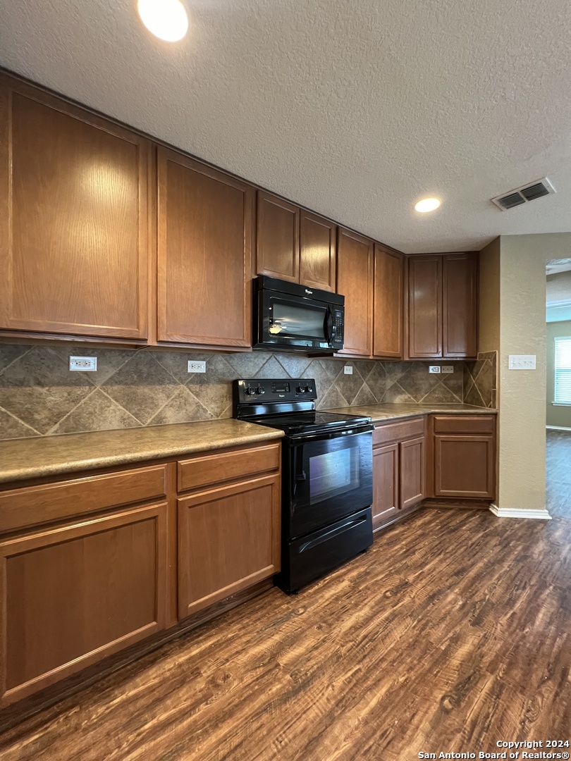 9058 Canter Horse San Antonio TX 78254
