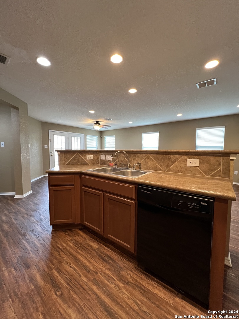 9058 Canter Horse San Antonio TX 78254