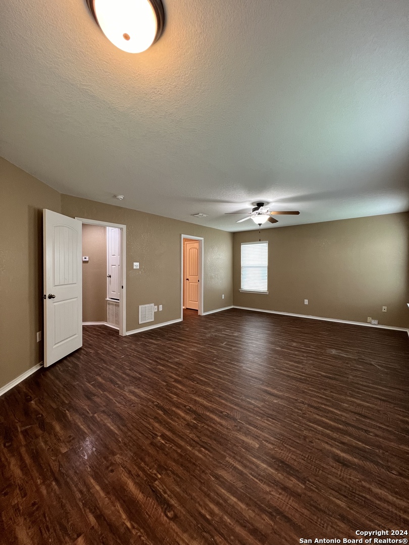 9058 Canter Horse San Antonio TX 78254