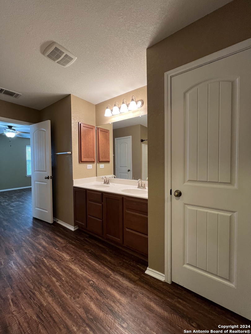 9058 Canter Horse San Antonio TX 78254