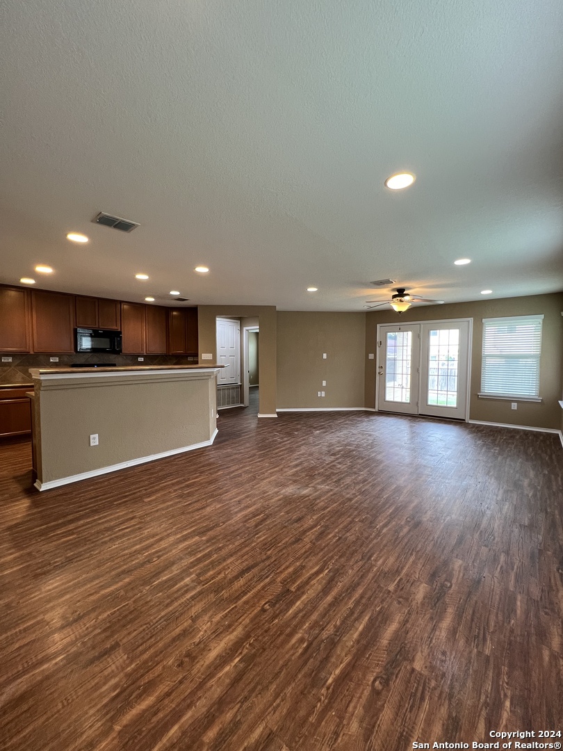 9058 Canter Horse San Antonio TX 78254