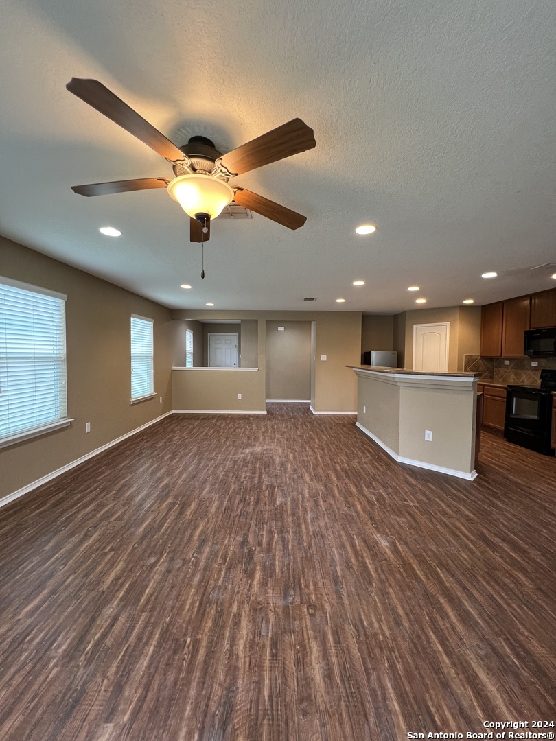 9058 Canter Horse San Antonio TX 78254