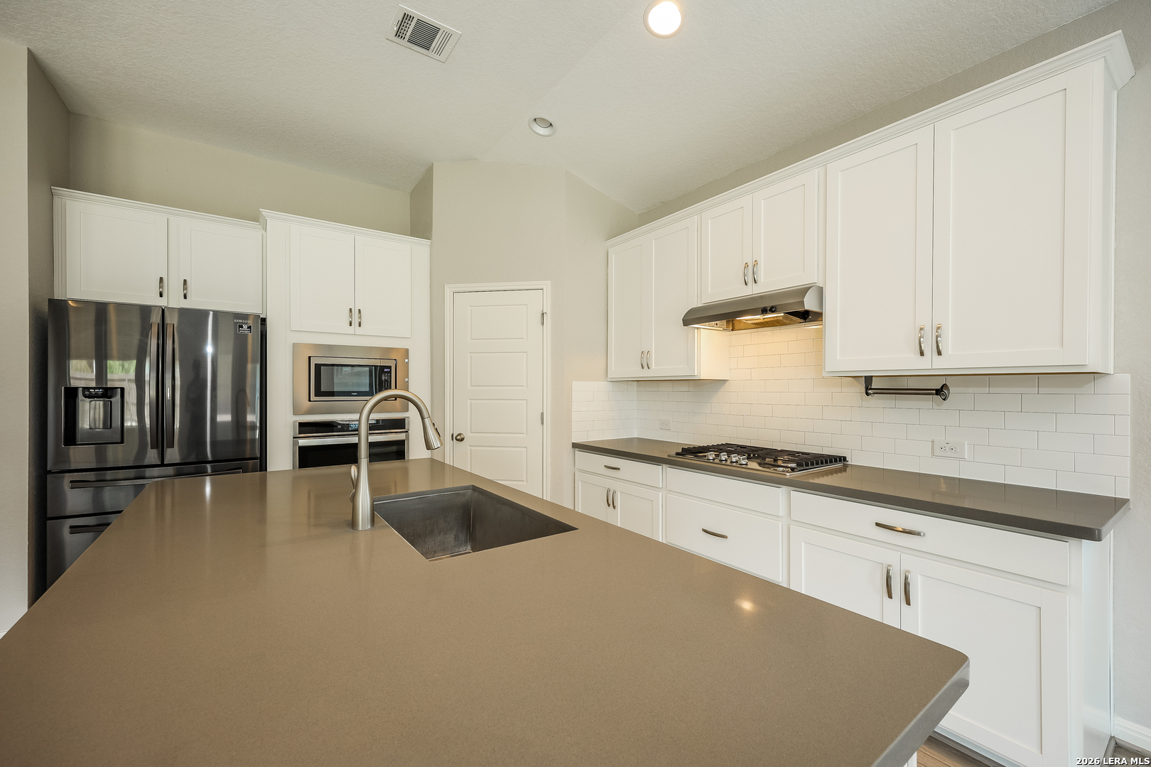 2207 Tiptop San Antonio TX 78253