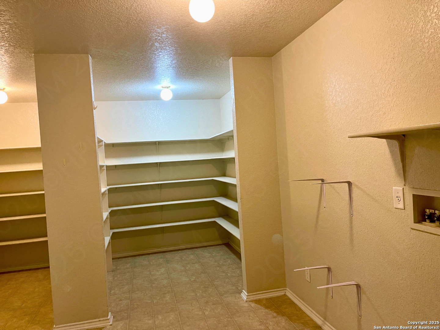 11005 Crystal Plain San Antonio TX 78233