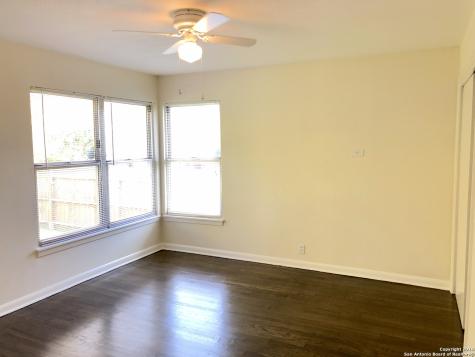 210 Laddie Place San Antonio TX 78201