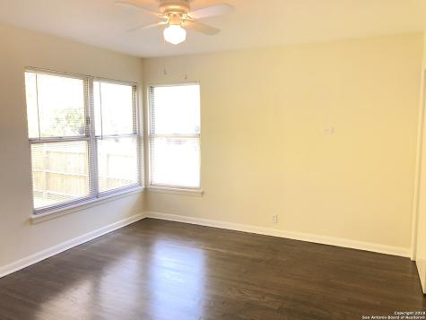 210 Laddie Place San Antonio TX 78201