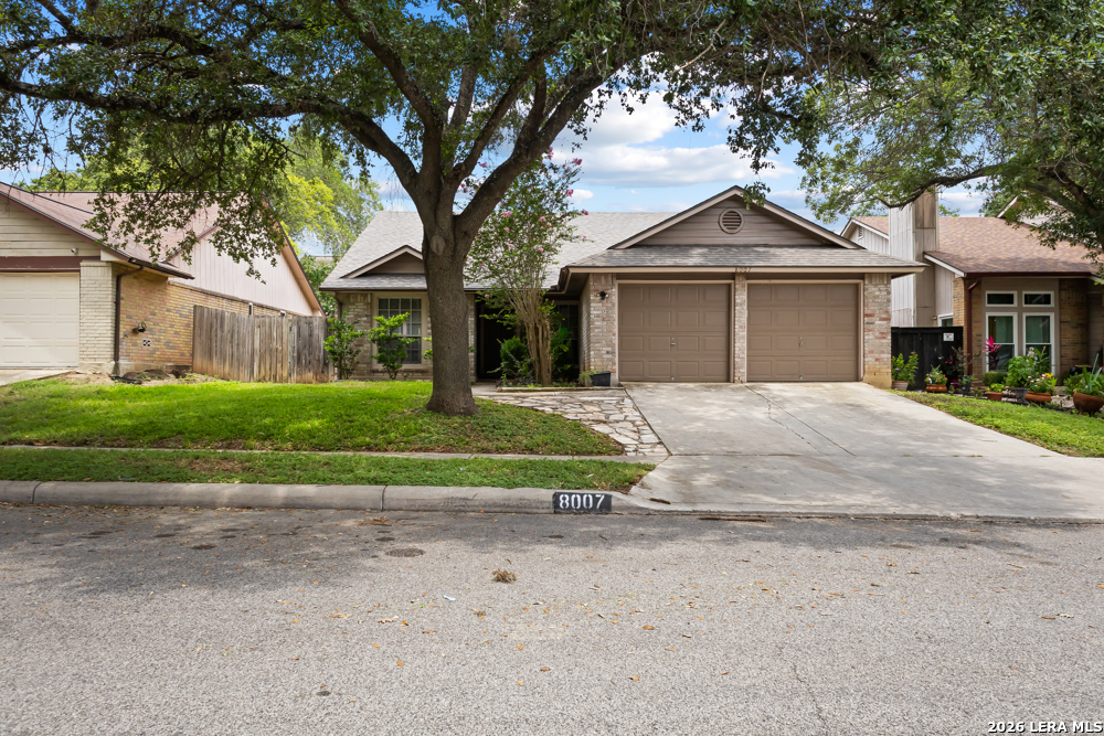 8007 Forest Crossing Live Oak TX 78233