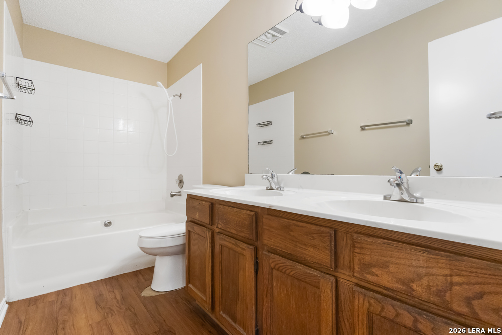 8007 Forest Crossing Live Oak TX 78233