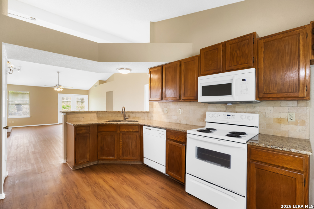 8007 Forest Crossing Live Oak TX 78233