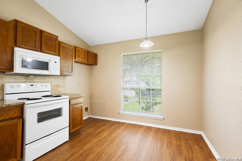 8007 Forest Crossing Live Oak TX 78233