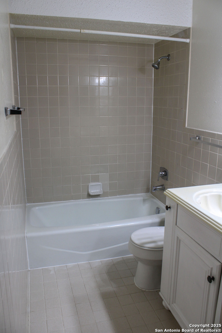 923 Vance Jackson San Antonio TX 78201