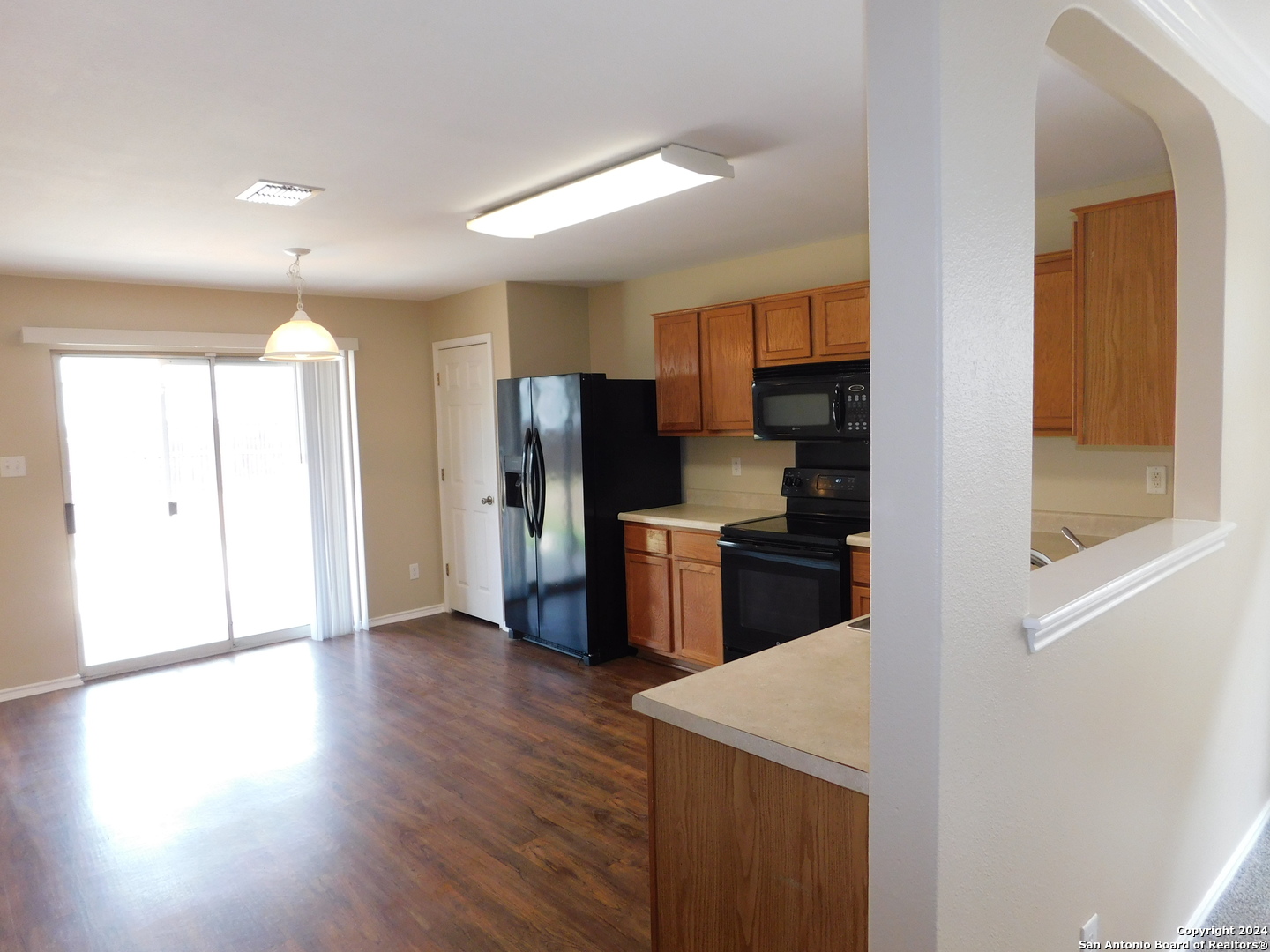 9013 Barkwood Universal City TX 78148