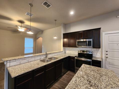 506 Creekside Forest New Braunfels TX 78130