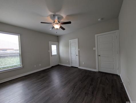 506 Creekside Forest New Braunfels TX 78130